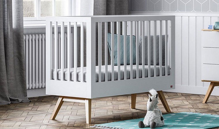 Lit bébé en bois à barreaux blanc 60 * 120 cm + matelas le tout en