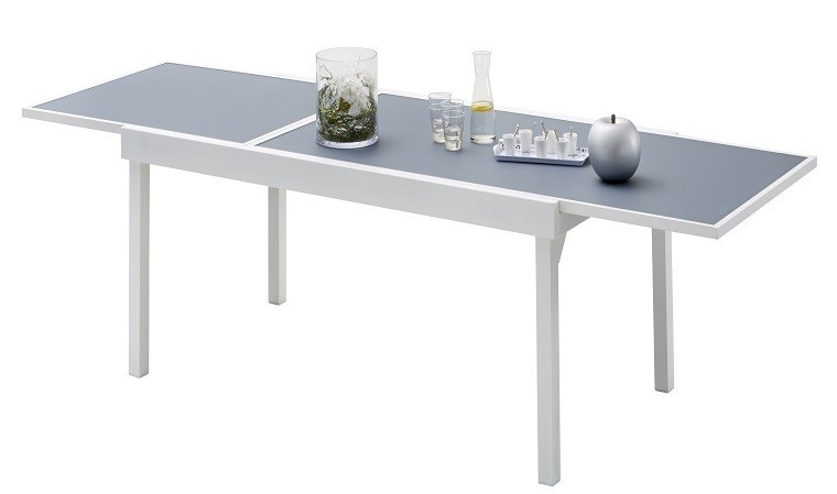 On a trouvé la table de jardin extensible idéale pour aménager votre  extérieur (et elle est en vente flash) 