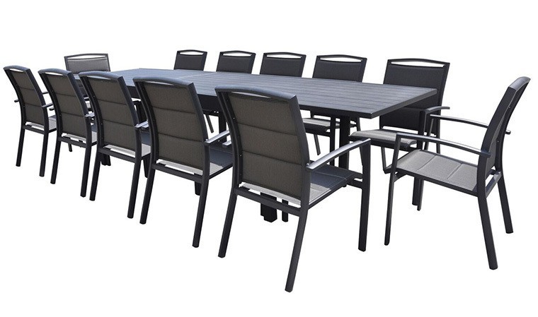 Table de jardin extensible bois et gris et 12 chaises empilables