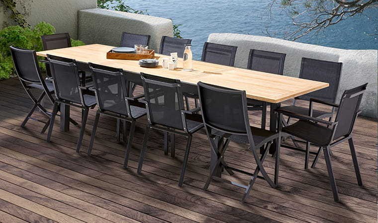 Table de jardin extensible en aluminium 12 places et 6 chaises