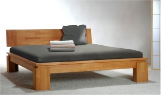 Lit en bois massif moderne