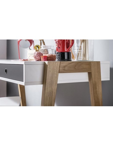 Bureau enfant scandinave