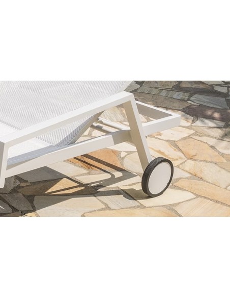 Chaise longue blanche roulettes ibiza