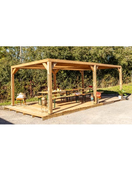 Longue pergola en bois