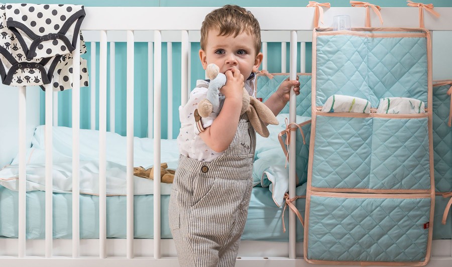 Lit bébé à barreaux évolutif avec table à langer design - Maxim