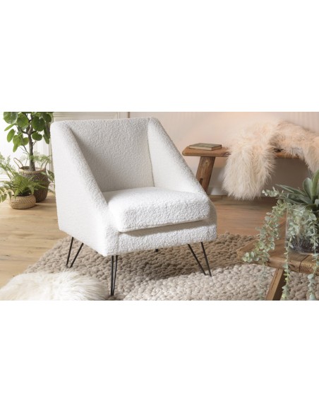 Fauteuil triangulaire blanc en tissu bouclette avec pieds évasés - Rosalia