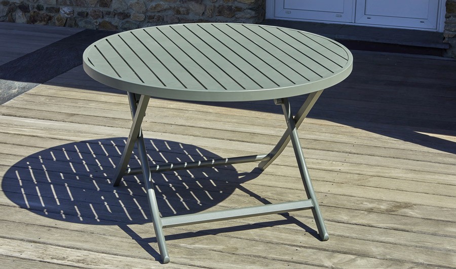 Table de jardin en teck en résine tressée ronde pliante