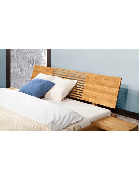 Tête de lit en bois ajourée