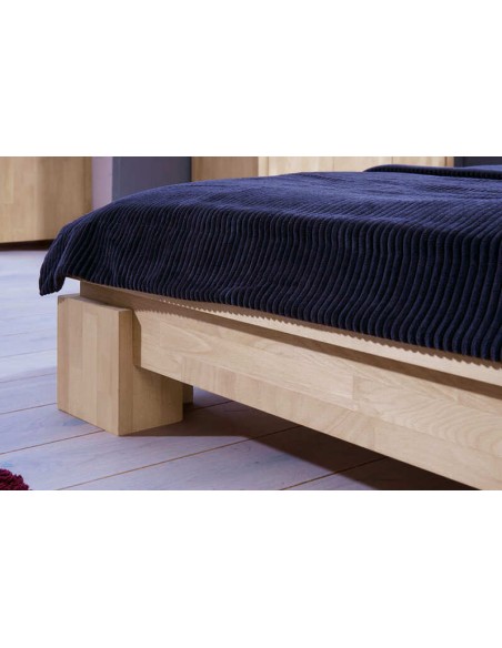 Lit moderne en bois massif blanchi Vinci bas - House and Garden