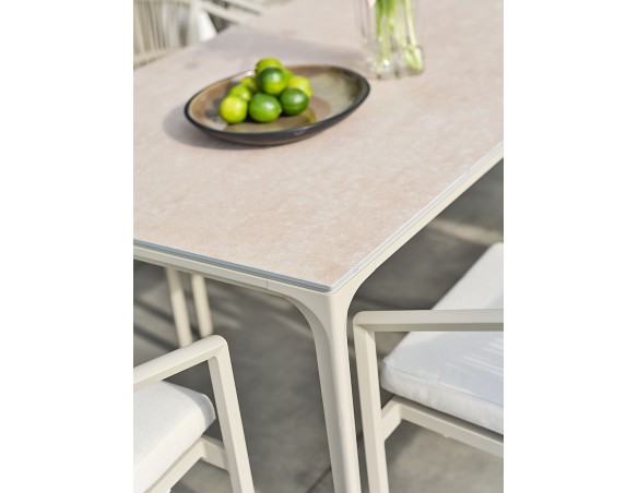 Ensemble de repas 8 places en aluminium et corde tissée grège - TIGUA