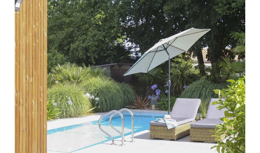 Parasol inclinable rond Ø270 cm en aluminium - Marbella Parasol inclinable rond Ø270 cm en aluminium - Marbella