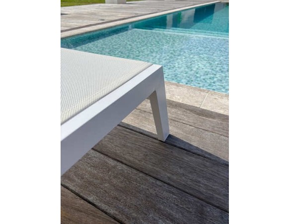 Chaise longue blanche sur roulettes Ibiza - House and Garden