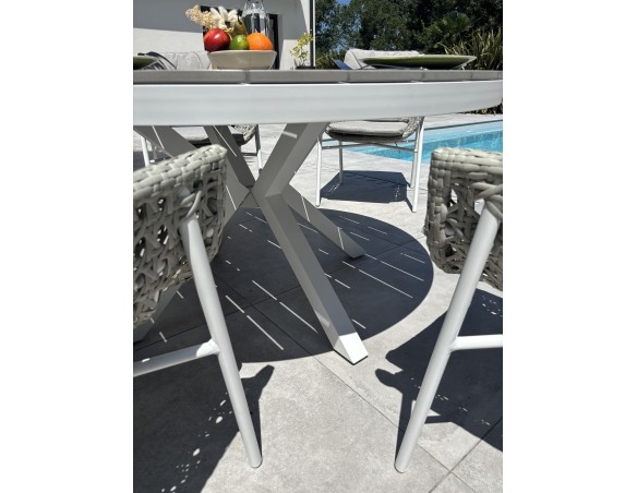Ensemble de repas Blanc 6 places avec une table ronde - ELBA