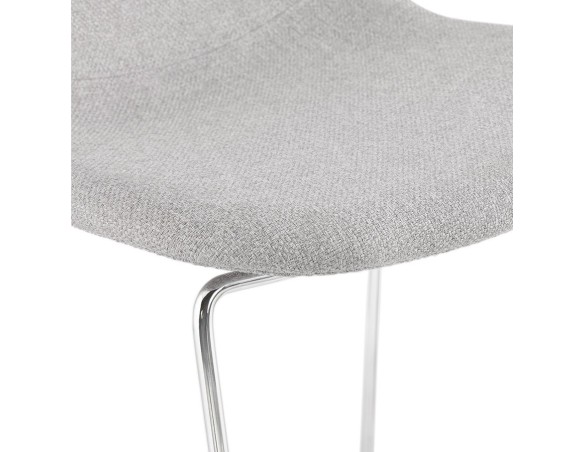 Tabouret snack mi-hauteur empilable FAKIR MINI en tissu gris clair et pied en métal chromé