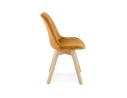Chaise en velours moutarde JOE avec structure en bois naturel