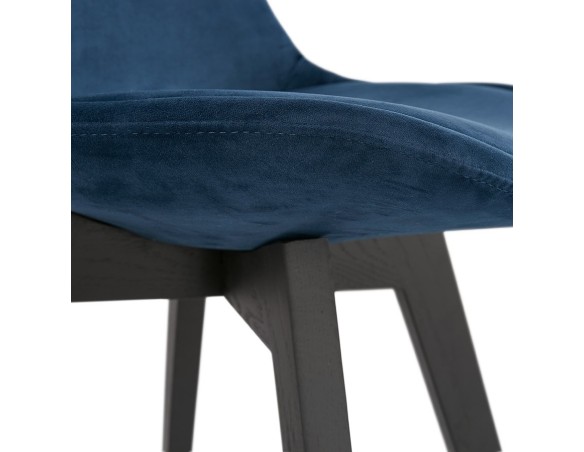 Chaise en velours bleu JOE avec structure en bois noir