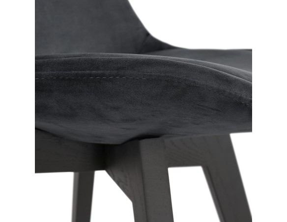 Chaise en velours noir JOE avec structure en bois noir