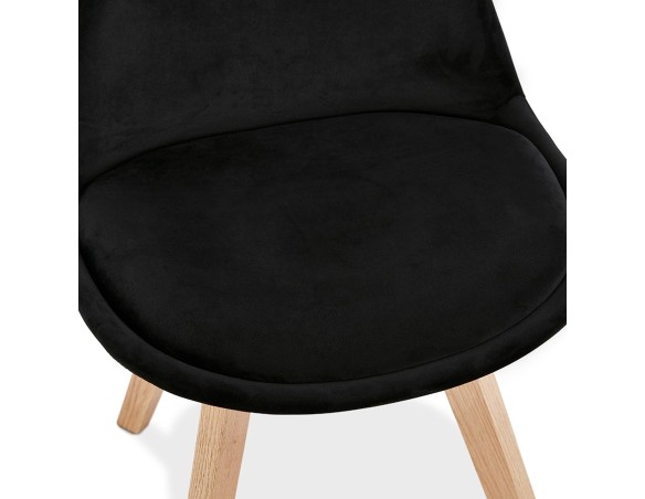 Chaise en velours noir JOE avec structure en bois naturel
