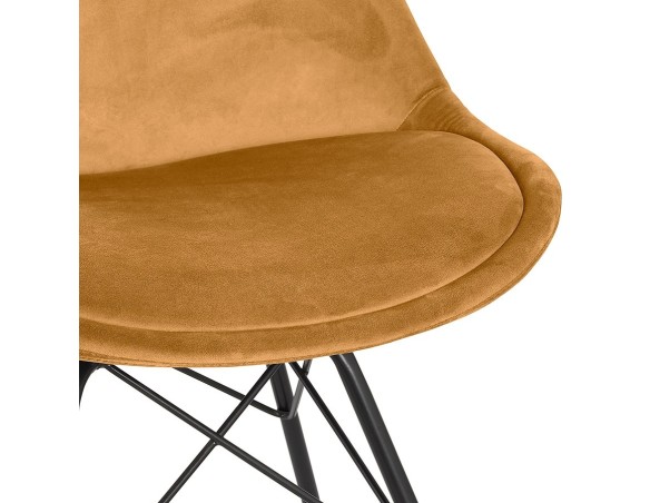 Chaise design ZAZY en velours moutarde et pieds en métal noir