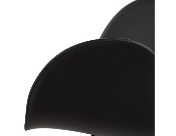 Chaise design SATELIT noire style industriel avec pieds en métal noir