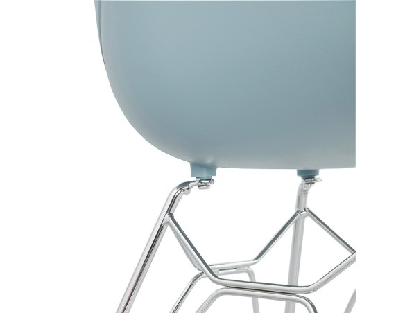 Chaise moderne UNAMI bleue en matière plastique avec pieds en métal chromé