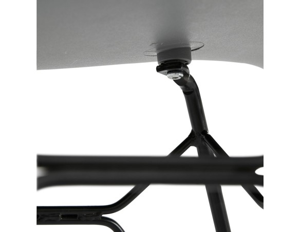 Chaise design SATELIT grise style industriel avec pieds en métal noir