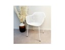 Chaise avec accoudoirs perforée DRAK blanche intérieure / extérieure