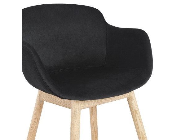 Chaise avec accoudoirs FRIDA en velours noir et pieds en bois naturel