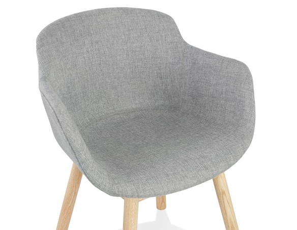 Chaise avec accoudoirs LAMBIC en tissu gris clair et pieds en bois naturel