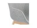 Chaise avec accoudoirs LAMBIC en tissu gris clair et pieds en bois naturel