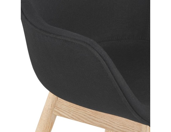 Chaise avec accoudoirs LAMBIC en tissu noir et pieds en bois naturel