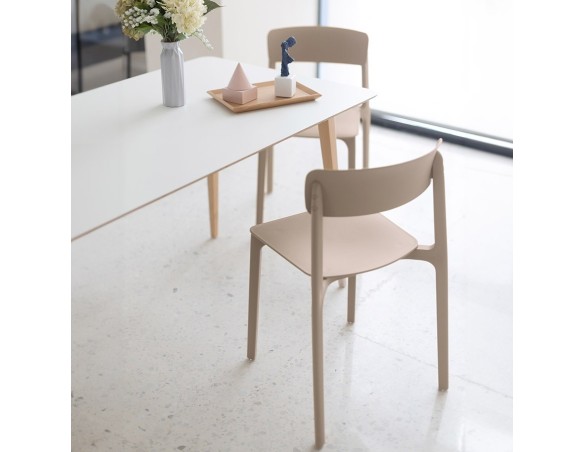 Chaise intérieur / extérieur TROPICAL en matière plastique beige