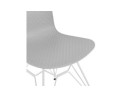 Chaise moderne GAUDY grise avec pied en métal blanc