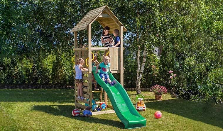 Aire De Jeux Couverte En Bois Avec Toboggan Et Mur Descalade Jardin