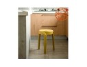 Tabouret bas empilable POMPA en matière plastique moutarde