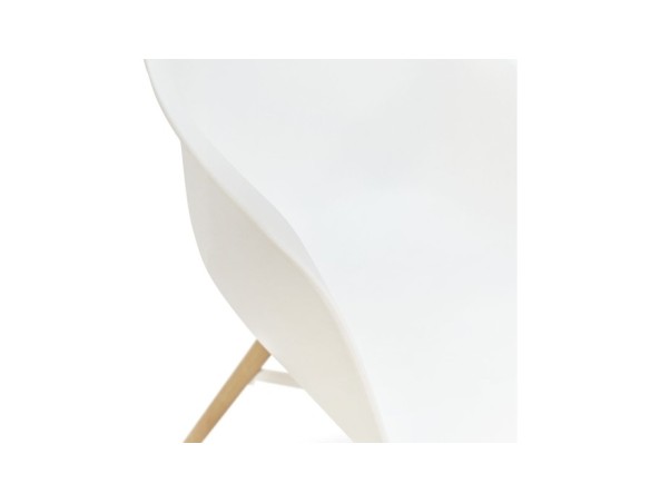 Chaise avec accoudoirs MELIS blanche avec pieds en métal et bois naturel
