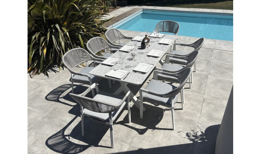 Ensemble de repas composé d'une table et de 8 fauteuils de jardin EAN 3700917637098 Ensemble de repas composé d'une table et de 8 fauteuils de jardin EAN 3700917637098