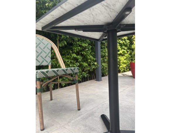 Ensemble de jardin table HPL effet marbré + 2 fauteuils Vert - BISTRO