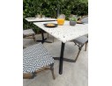 Lot composé d'une table de jardin BISTRO en Terrazzo et de 2 fauteuils BISTRO bleu