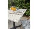 Lot composé d'une table de jardin BISTRO en Terrazzo et de 2 fauteuils BISTRO bleu