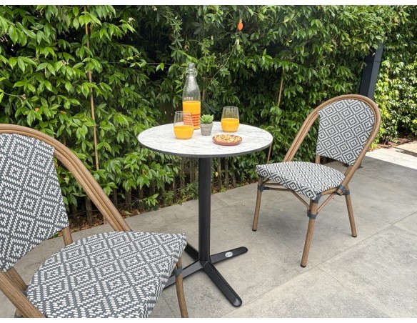 Ensemble de jardin table RONDE HPL effet marbré + 2 fauteuils bleu - BISTRO