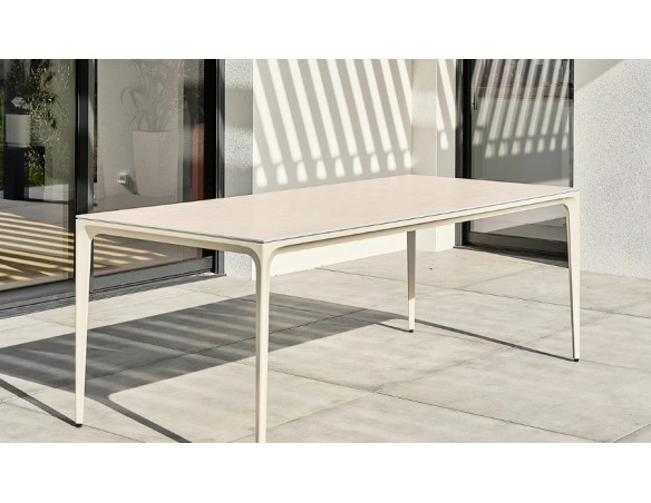 table jardin design beige céramique TIGUA
