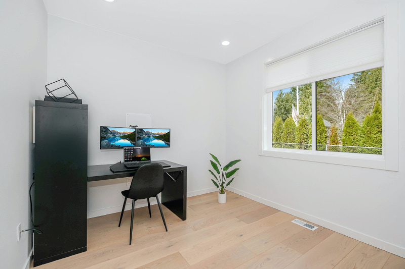 bureau angles avec bibliothèque