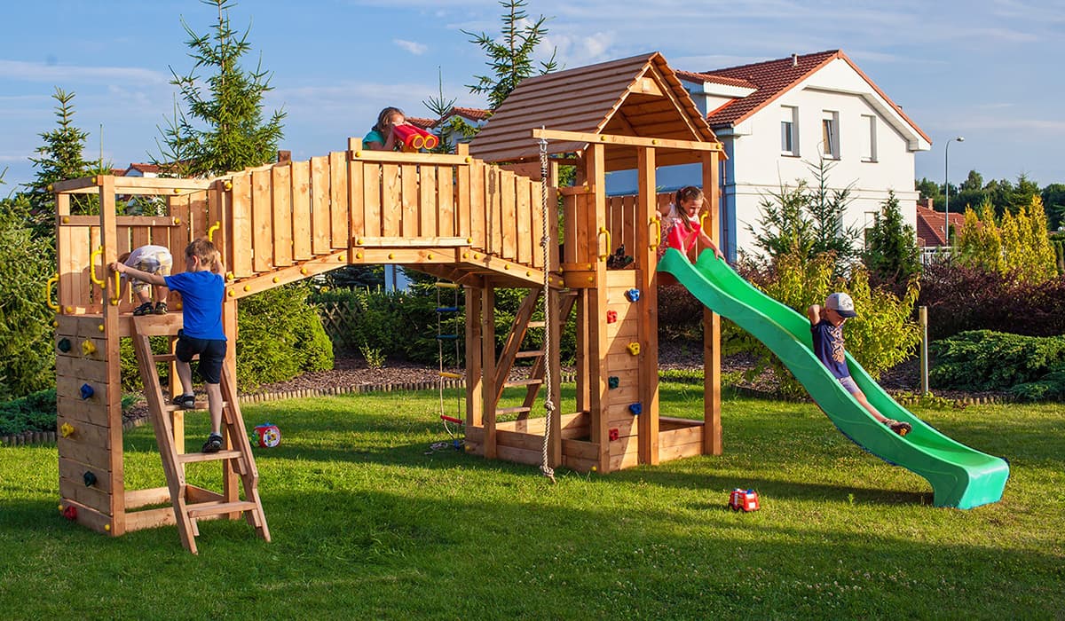 coin jeu enfants dans le jardin