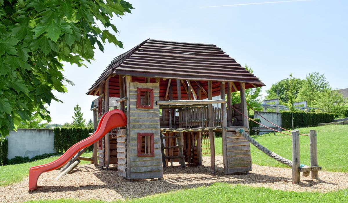 Aire de jeux extérieur pour enfants, bacs à sable et plus