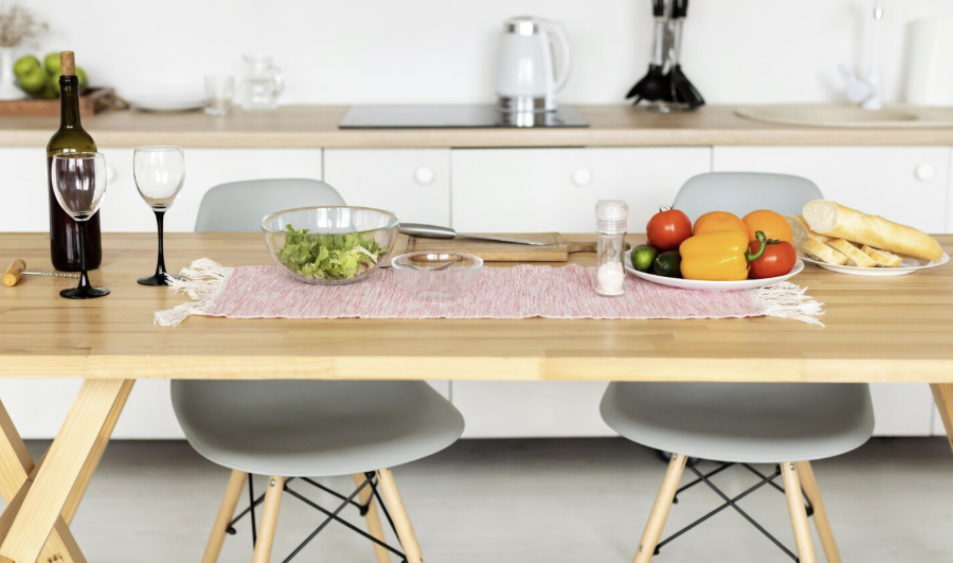 Table scandinave