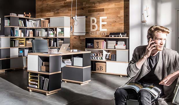 le bureau à cubes de rangement