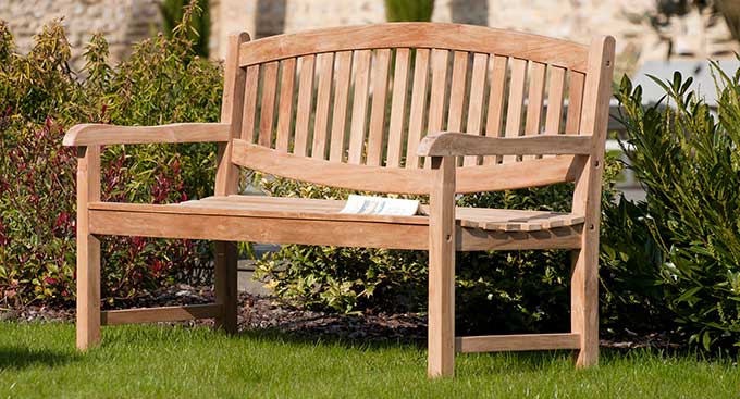 Banc de jardin design en bois