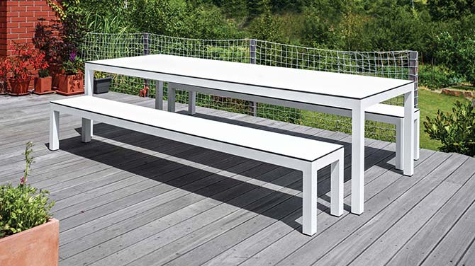 Table et banc de jardin design blanc