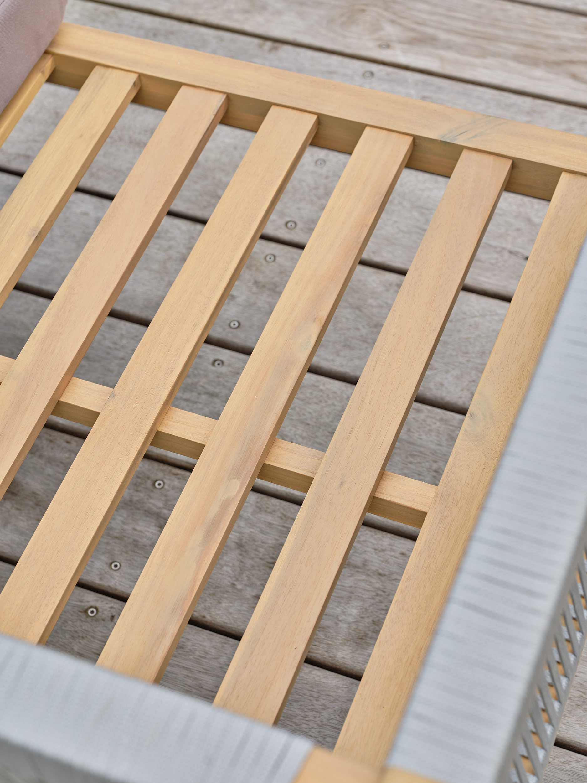 structure en acacia